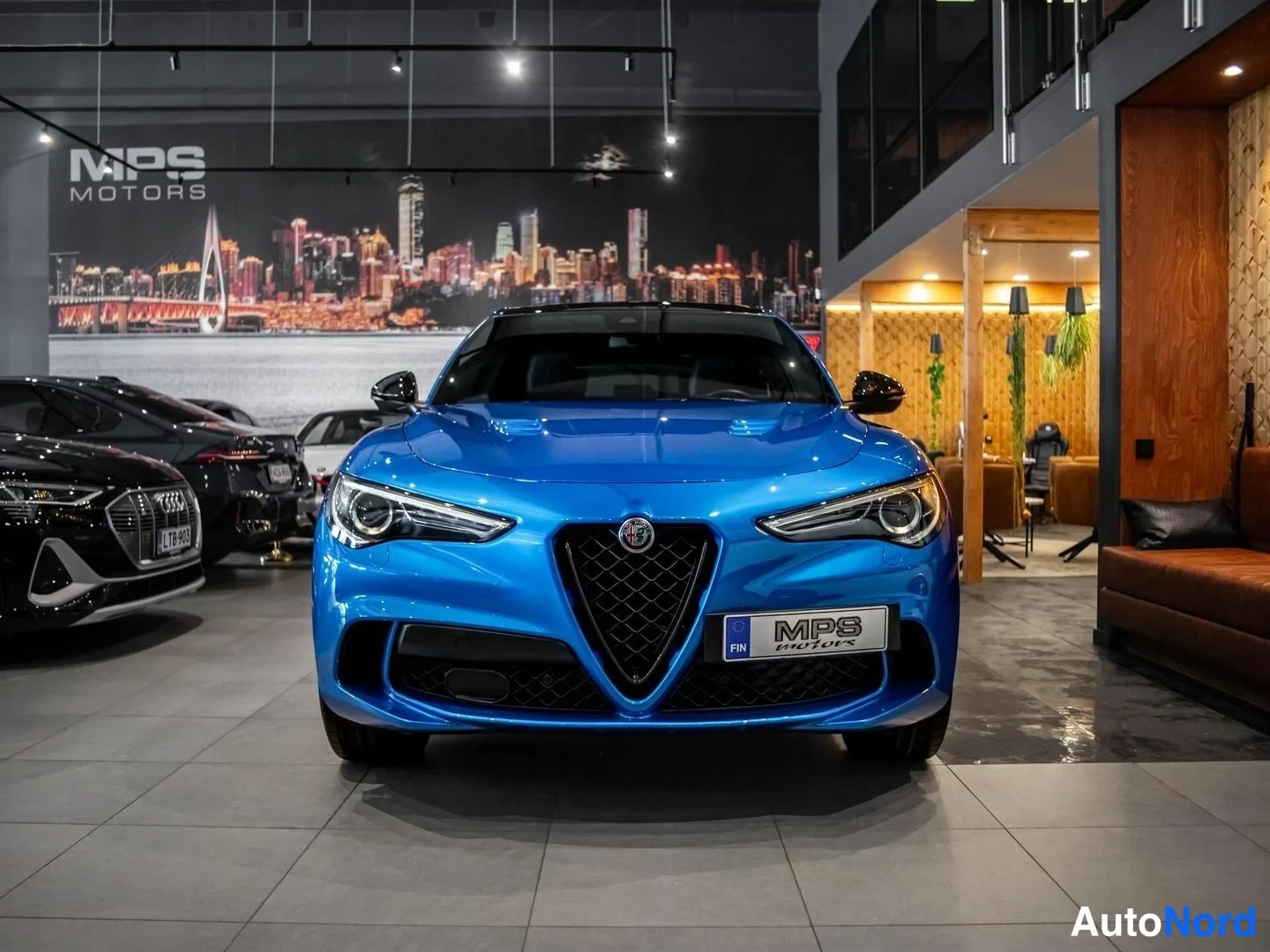 Sininen Alfa Romeo Stelvio 2022, edestä, kuva 5