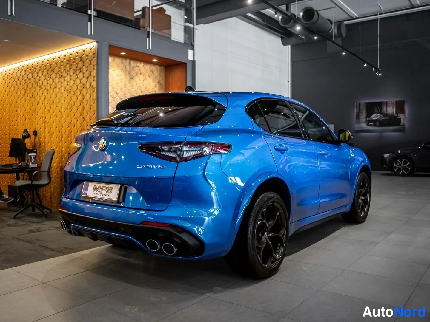 Sininen Alfa Romeo Stelvio 2022, takaviisto, kuva 6