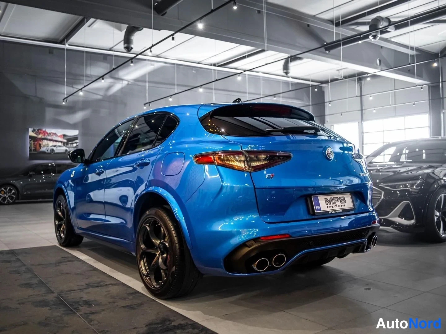 Sininen Alfa Romeo Stelvio 2022, takaviisto, kuva 7