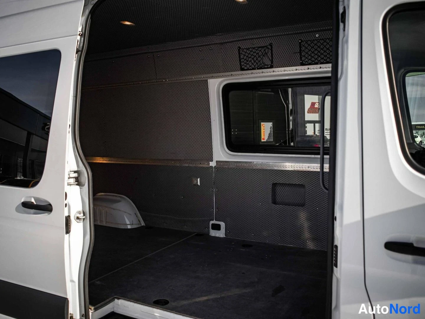 Valkoinen Mercedes-Benz Sprinter 316 CDI 2019, tavaratila, kuva 15