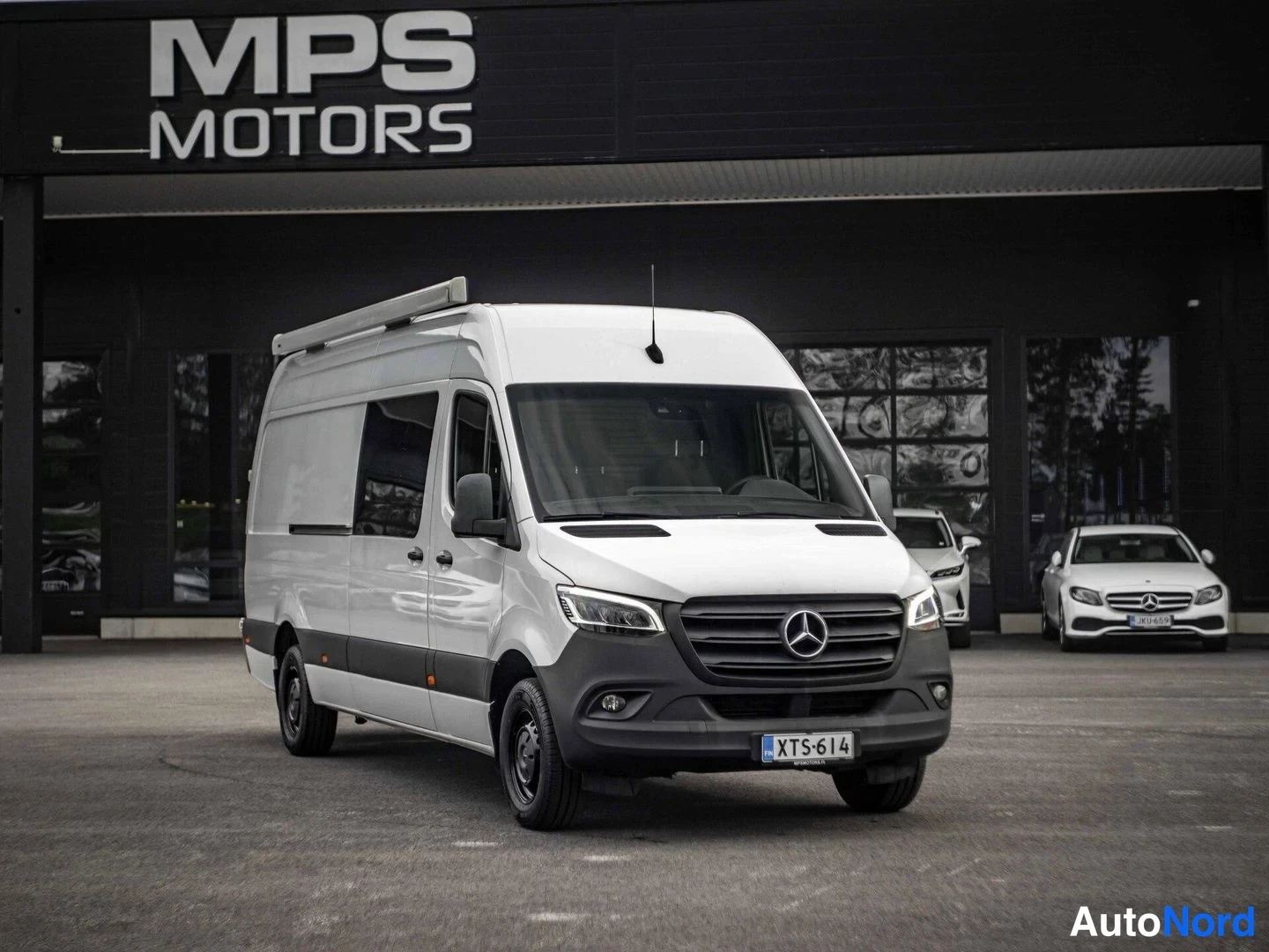 Valkoinen Mercedes-Benz Sprinter 316 CDI 2019, etuviisto, keula oikealle, kuva 4