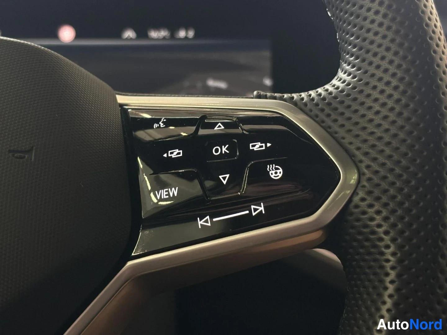 Valkoinen Volkswagen Touareg 2021, yksityiskohta, kuva 22