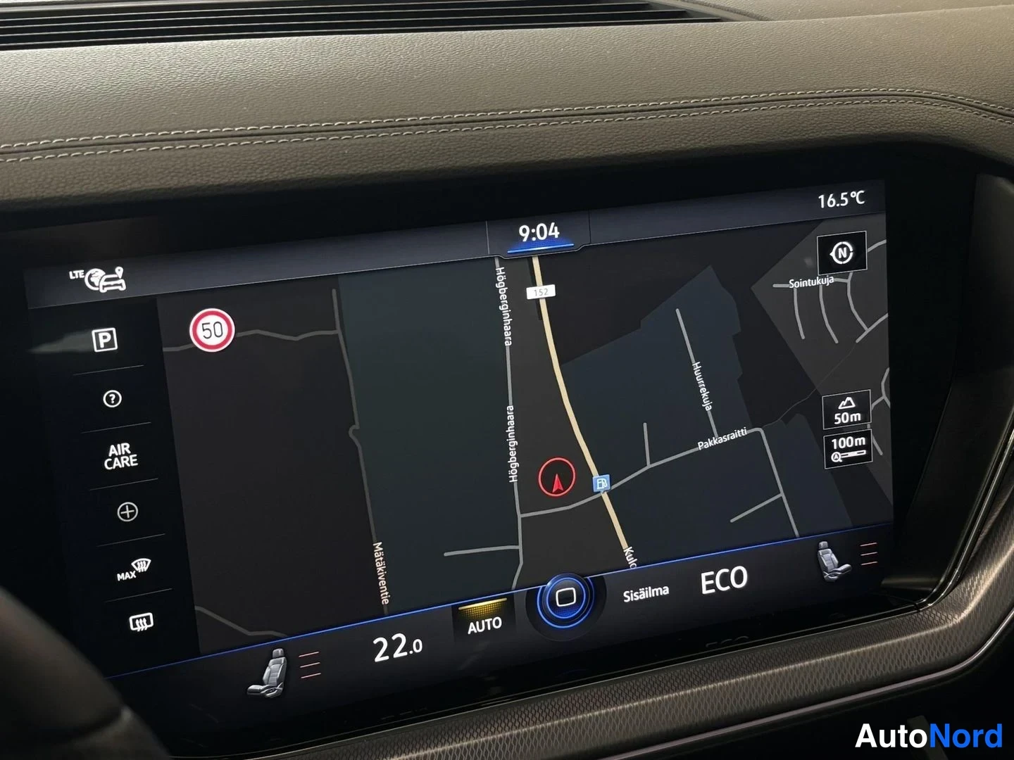 Valkoinen Volkswagen Touareg 2021, ohjaamo, kuva 13