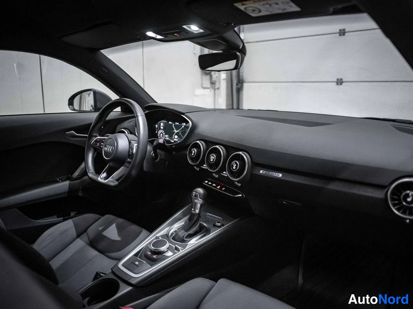 Harmaa Audi TT COUPE 2015, ohjaamo, kuva 9