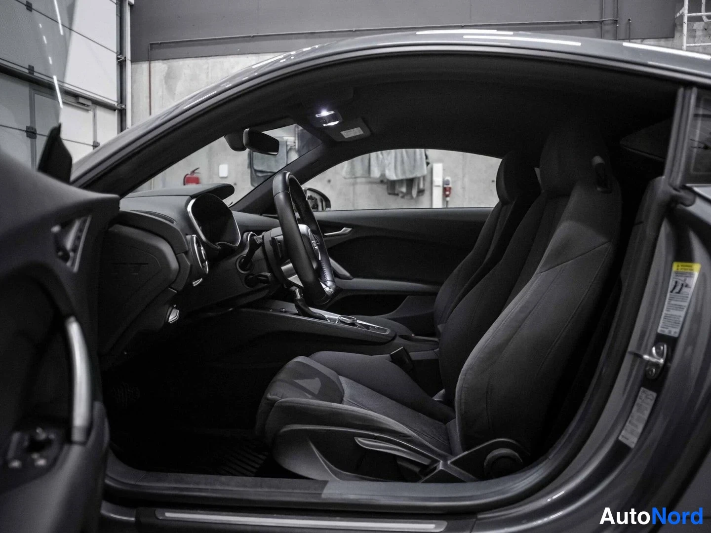 Harmaa Audi TT COUPE 2015, ohjaamo, kuva 10