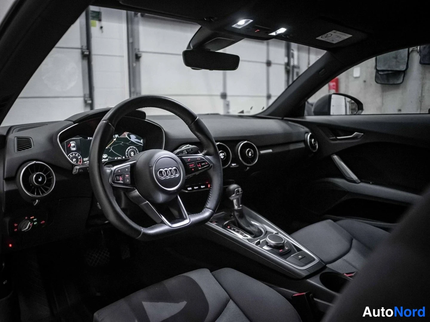 Harmaa Audi TT COUPE 2015, ohjaamo, kuva 8