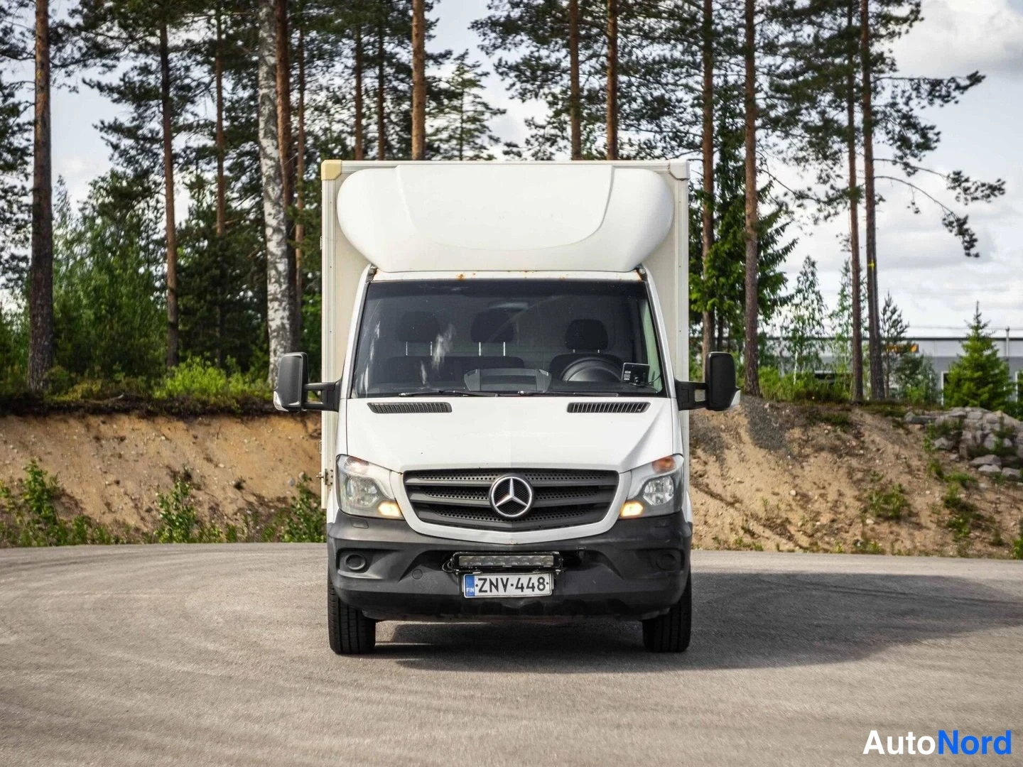 Valkoinen Mercedes-Benz Sprinter 316 CDI 2016, edestä, kuva 4