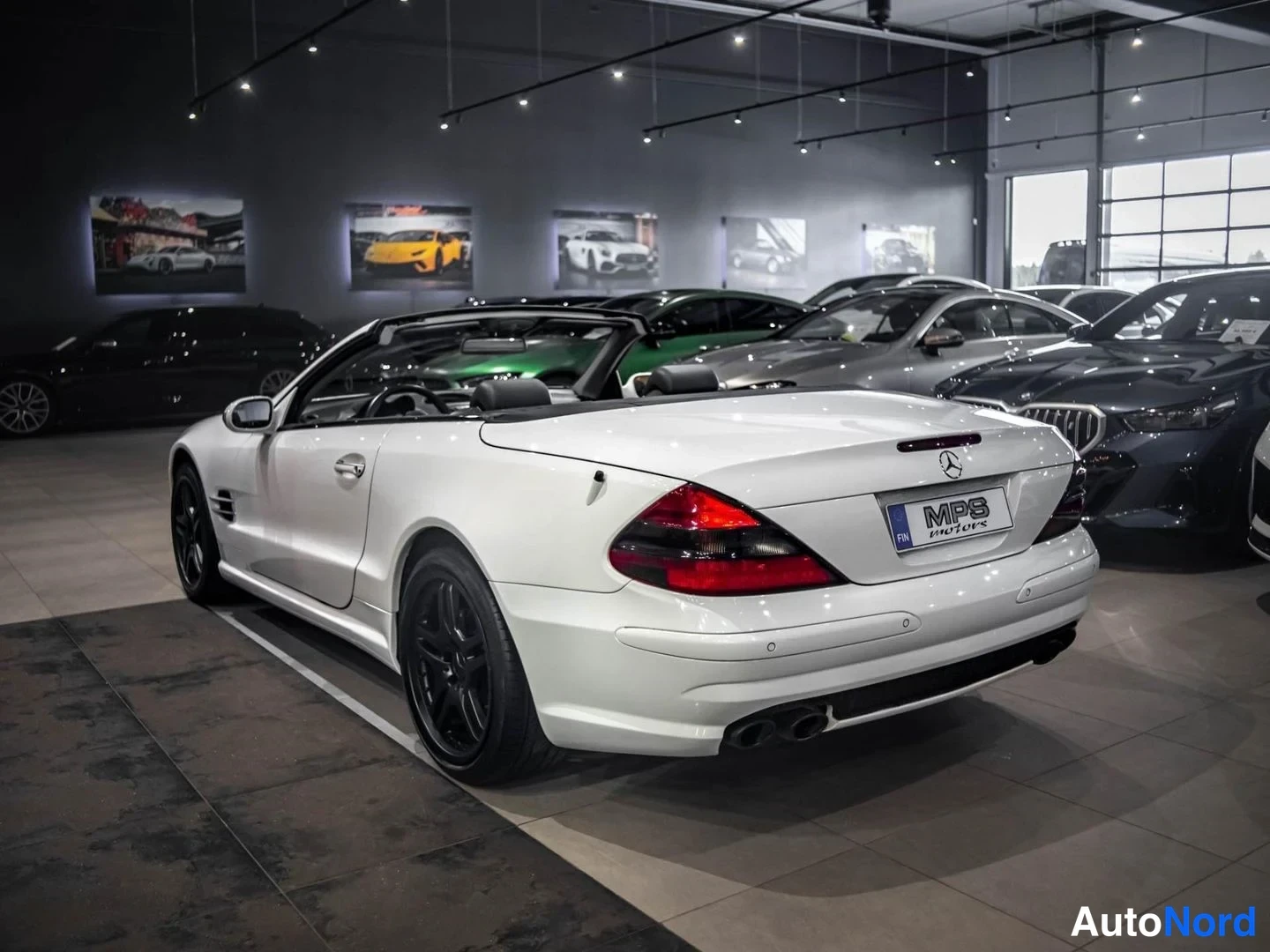 Valkoinen Mercedes-Benz SL 55 AMG 2003, takaviisto, kuva 9