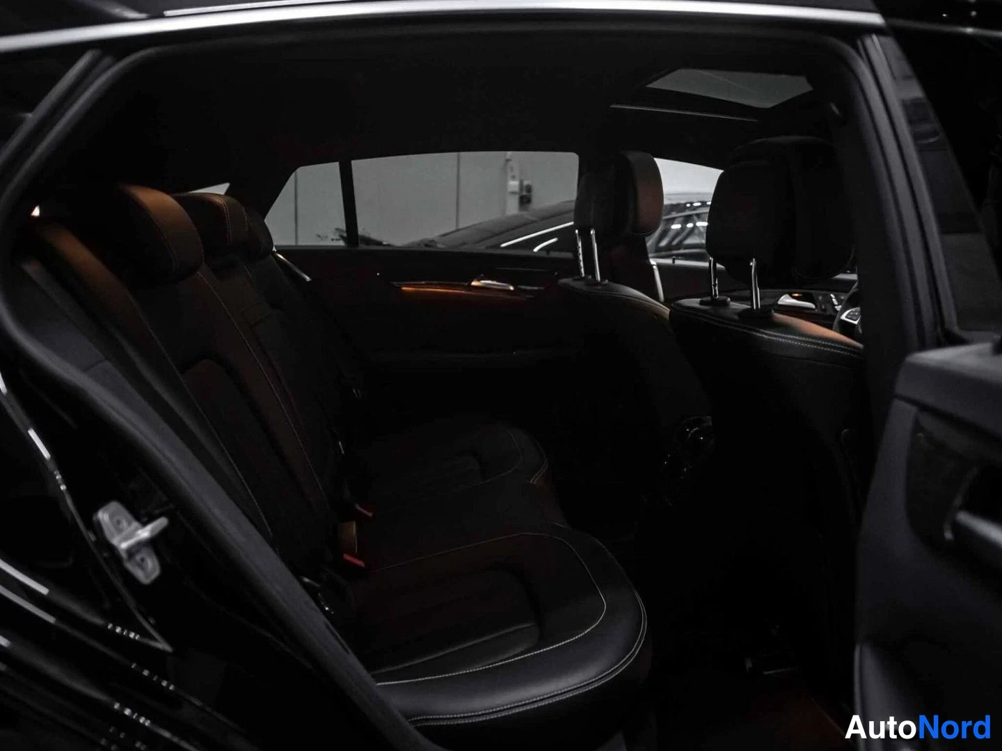 Musta Mercedes-Benz CLS 350 d 4MATIC 2018, takaistuimet, kuva 14
