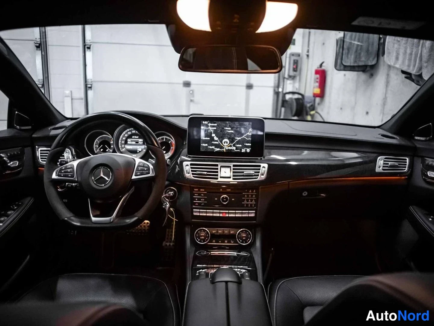 Musta Mercedes-Benz CLS 350 d 4MATIC 2018, ohjaamo, kuva 10