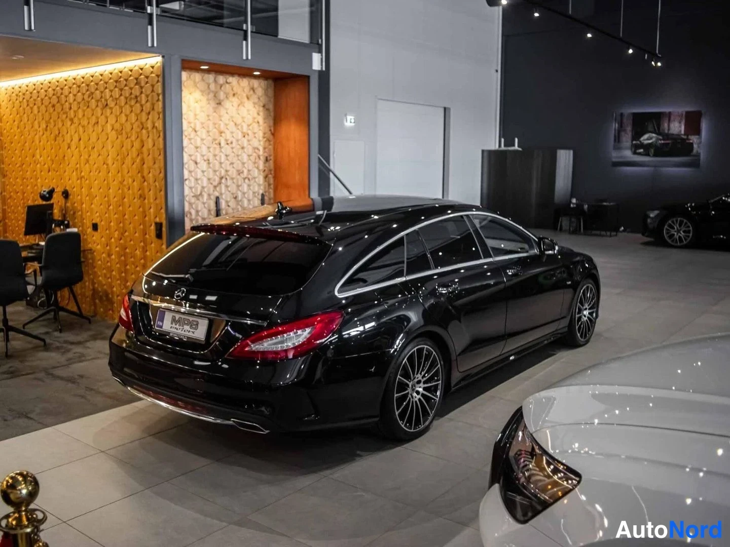 Musta Mercedes-Benz CLS 350 d 4MATIC 2018, takaviisto, kuva 6