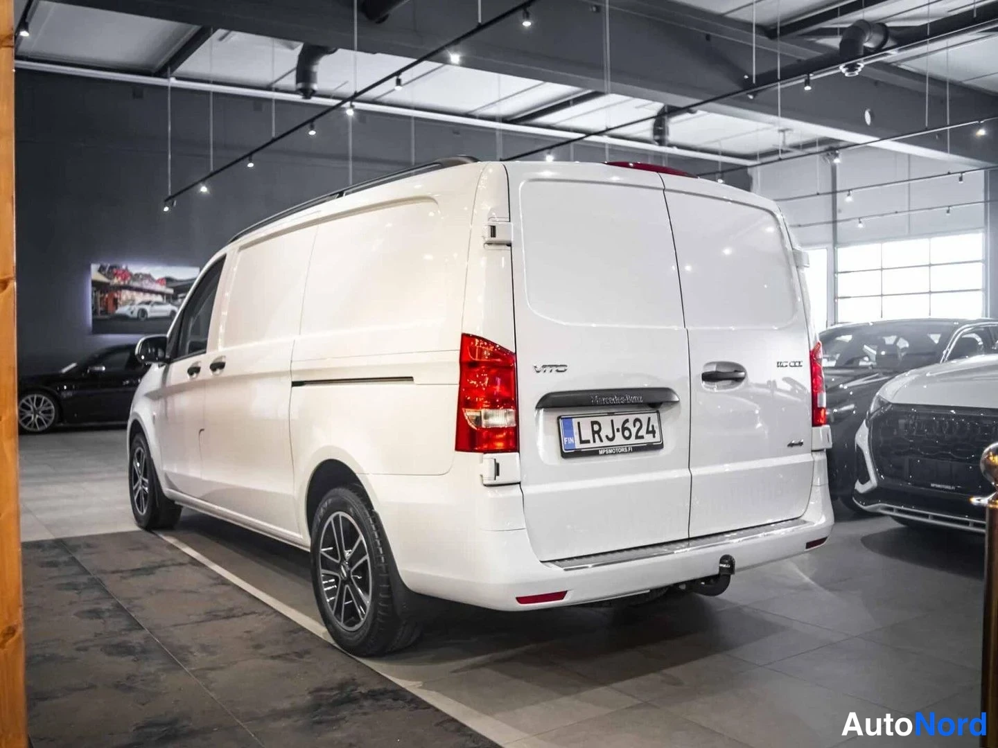 Valkoinen Mercedes-Benz Vito 116 CDI 2021, takaviisto, kuva 7