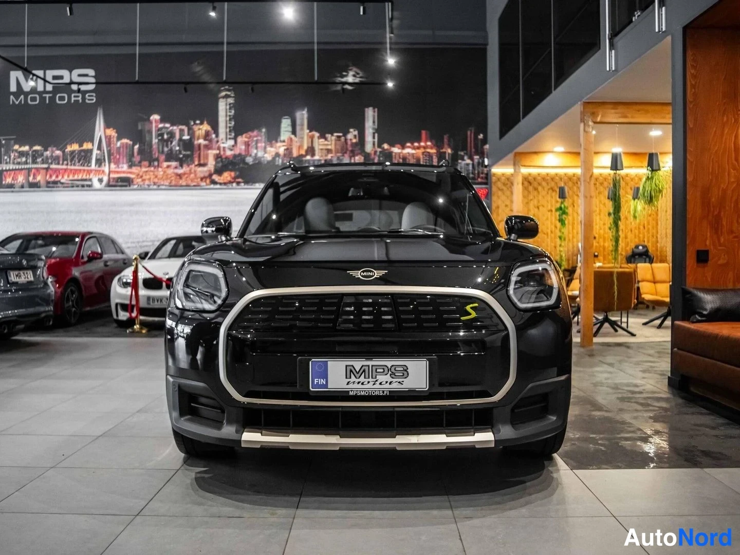 Musta Mini Countryman SE ALL4 2024, edestä, kuva 5