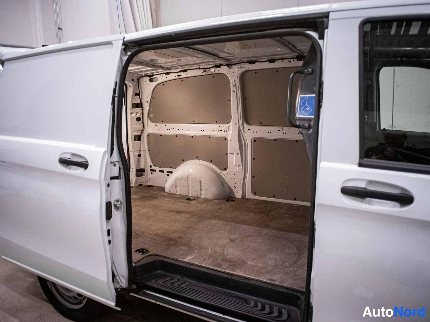 Valkoinen Mercedes-Benz Vito 119 CDI 2022, tavaratila, kuva 15