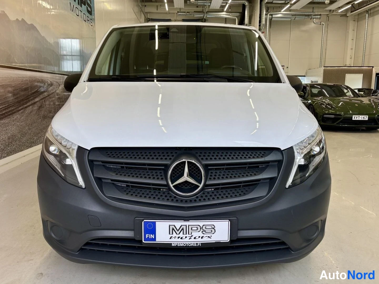 Valkoinen Mercedes-Benz Vito 119 CDI 2022, edestä, kuva 7