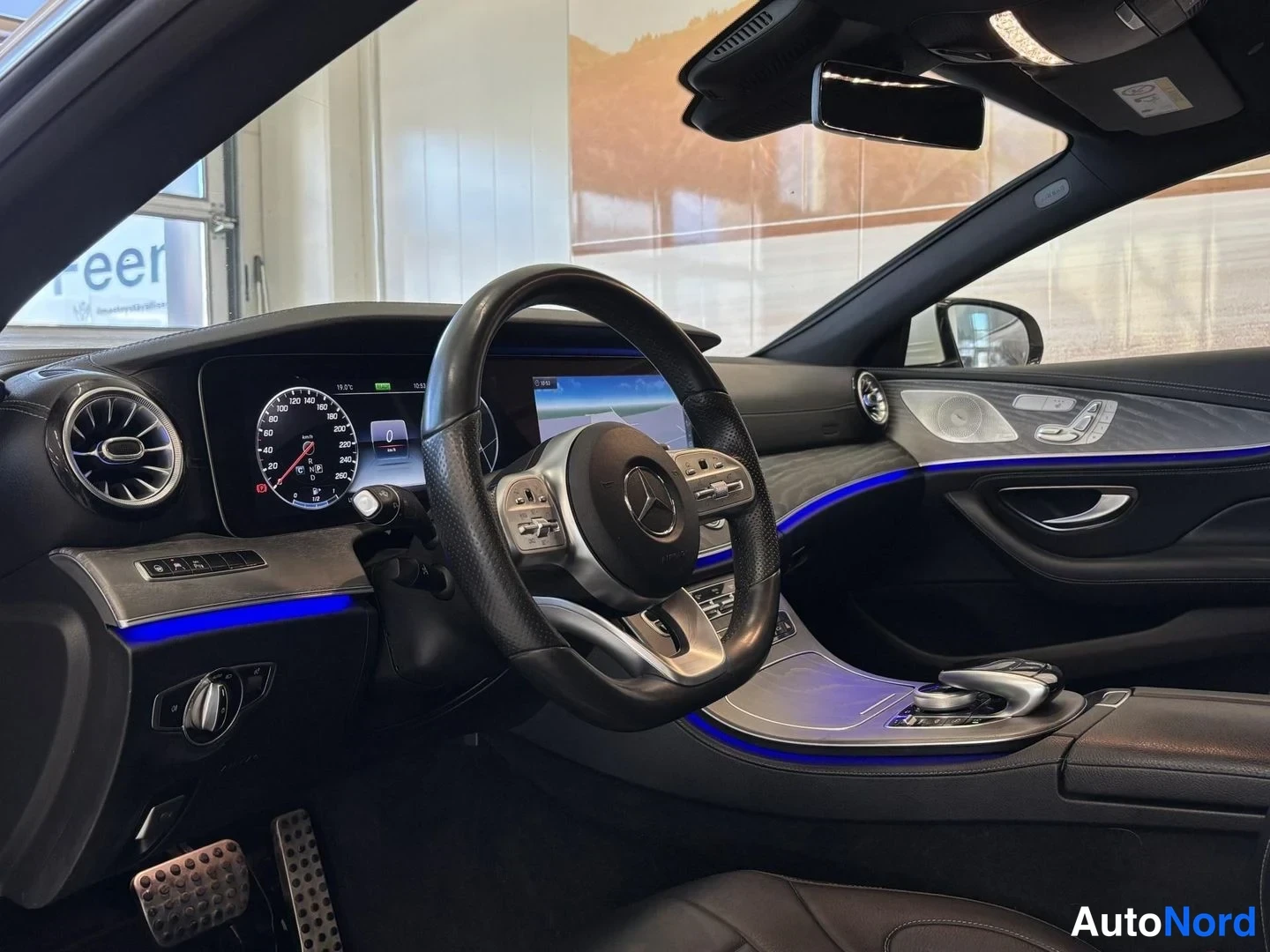 Valkoinen Mercedes-Benz CLS 450 4MATIC 2019, ohjaamo, kuva 13