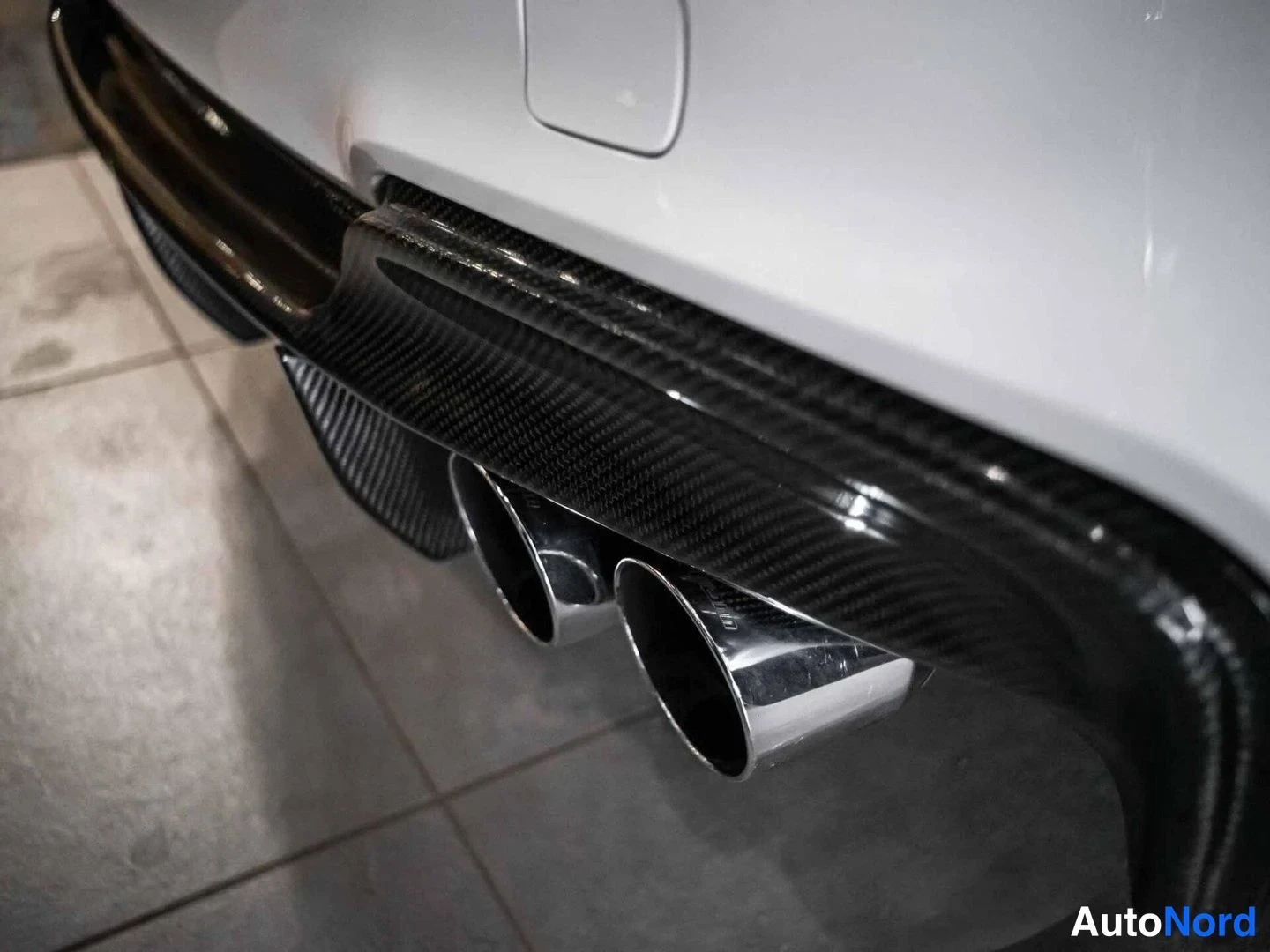 Valkoinen BMW 1M Nahkasisustus 2012, yksityiskohta, kuva 16