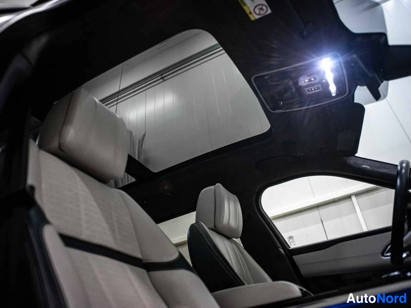 Harmaa Land Rover Range Rover Velar 2018, yksityiskohta, kuva 20