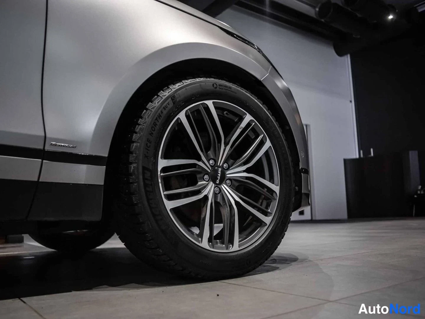 Harmaa Land Rover Range Rover Velar 2018, yksityiskohta, kuva 15