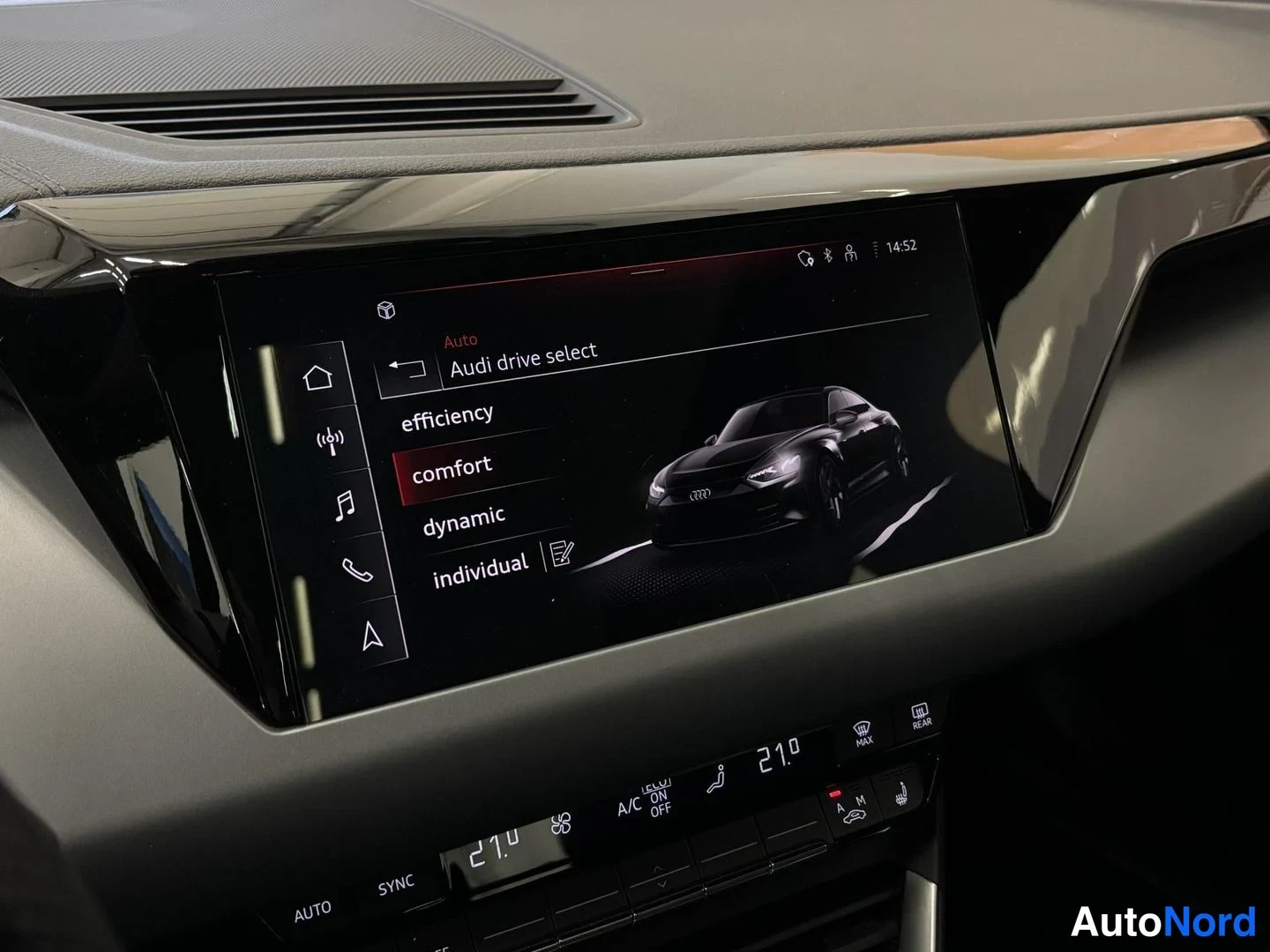 Harmaa Audi e-tron GT 2023, yksityiskohta, kuva 17