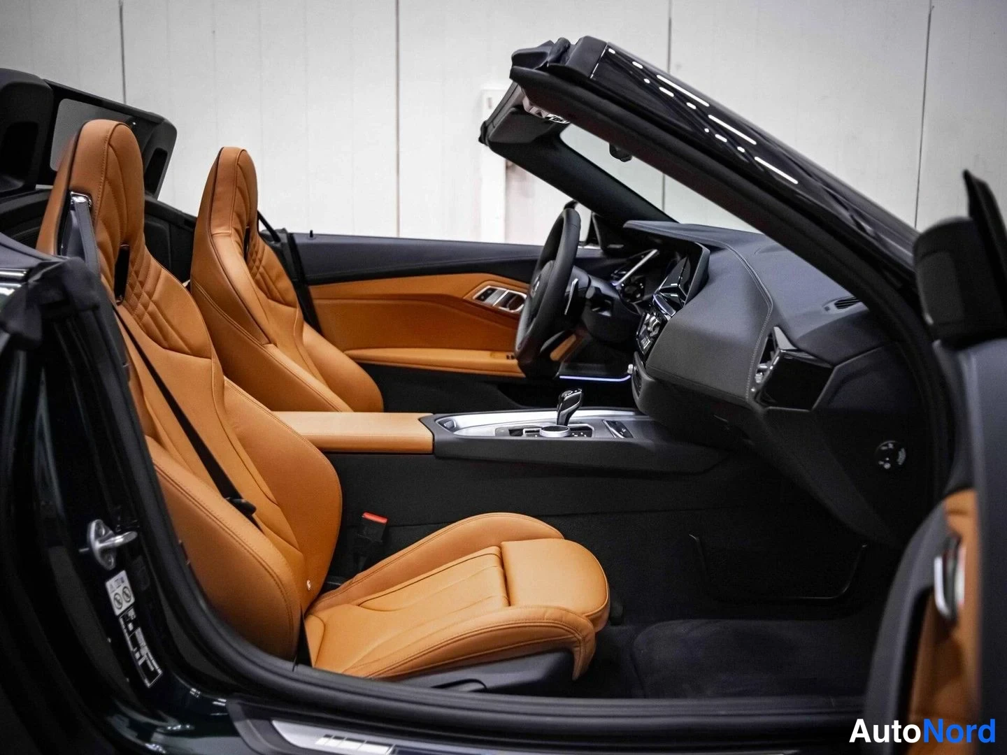Vihreä BMW Z4 G29 2024, etuistuimet, kuva 13