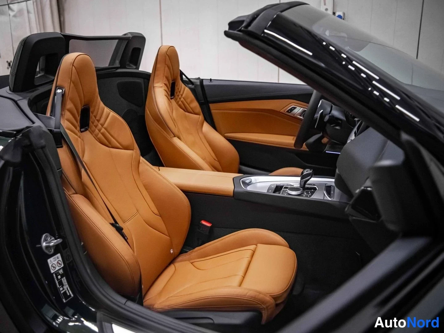 Vihreä BMW Z4 G29 2024, etuistuimet, kuva 14