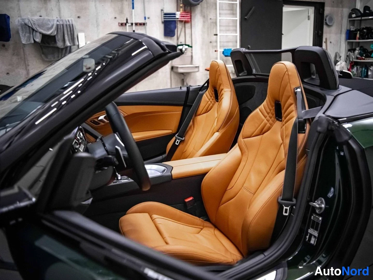 Vihreä BMW Z4 G29 2024, etuistuimet, kuva 11