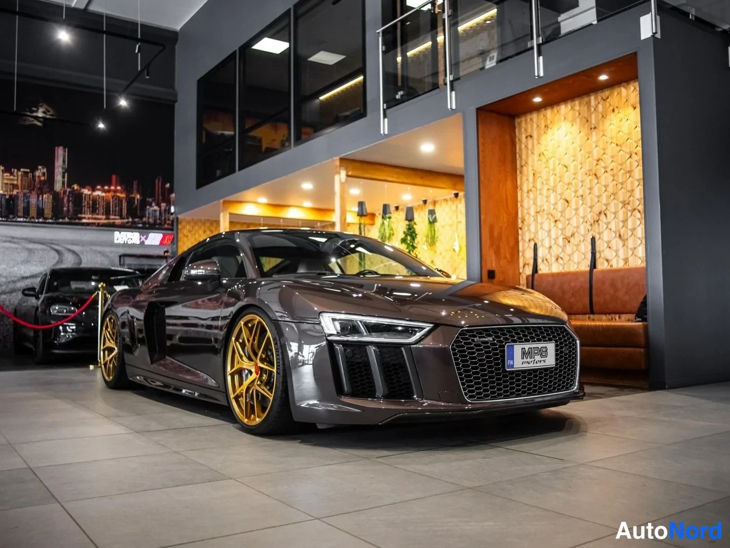 Ruskea Audi R8 2017, etuviisto, keula oikealle, kuva 2