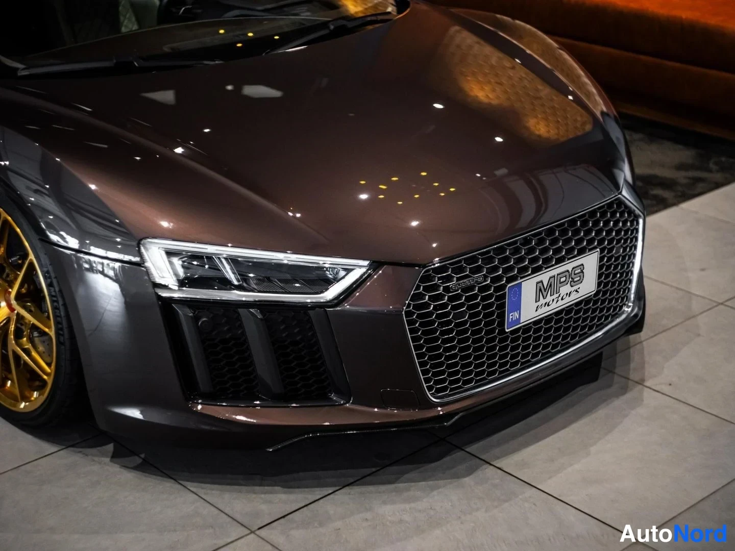 Ruskea Audi R8 2017, etuviisto, keula oikealle, kuva 5