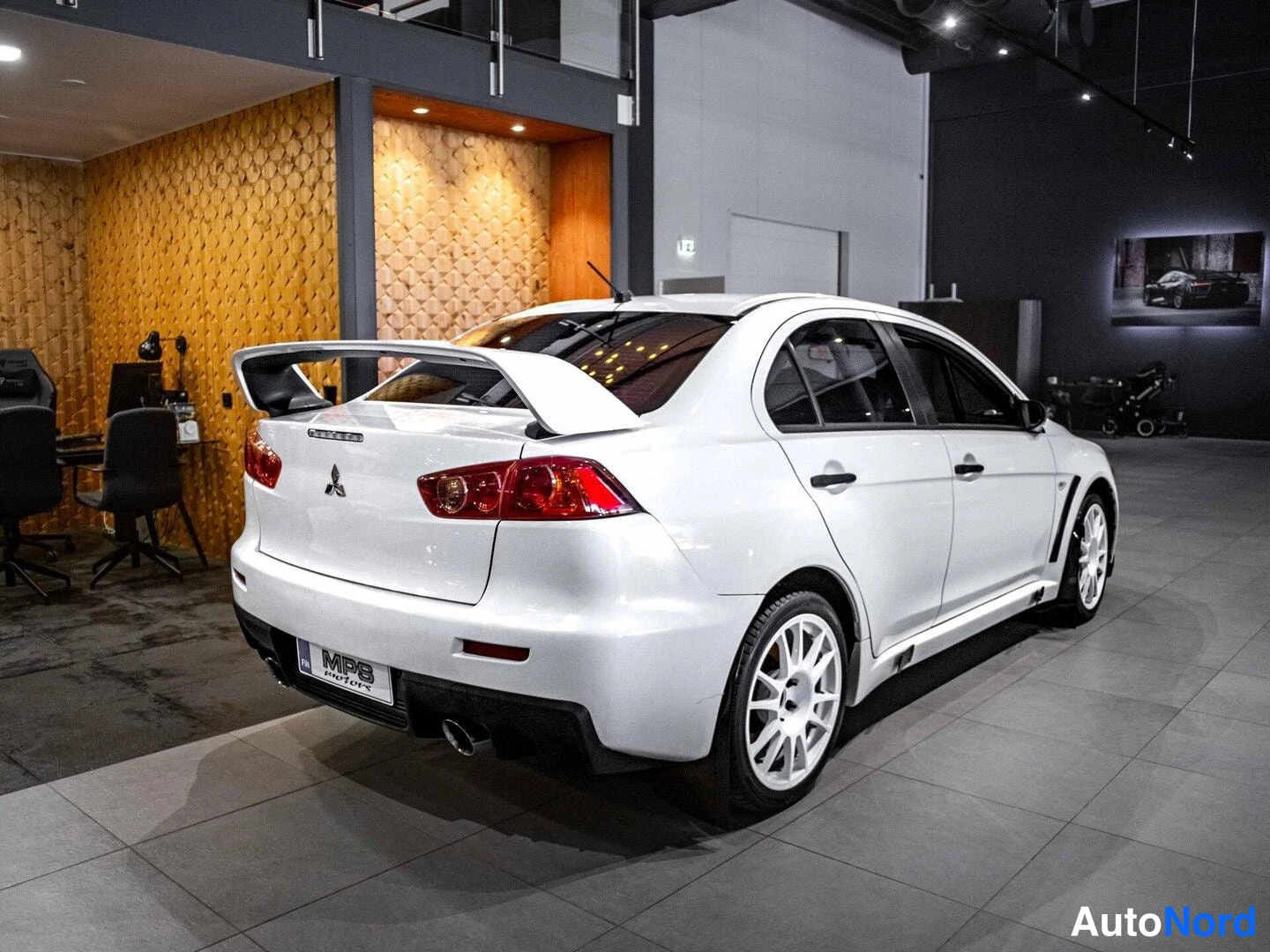 Valkoinen Mitsubishi Lancer 2009, takaviisto, kuva 6