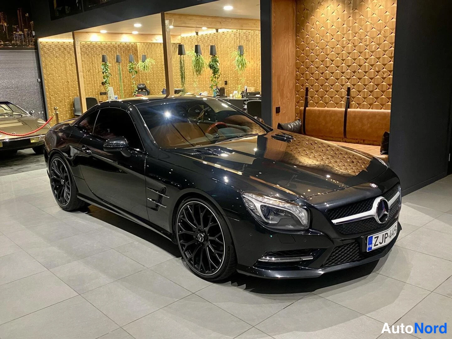 Harmaa Mercedes-Benz SL 500 2012, etuviisto, keula oikealle, kuva 3