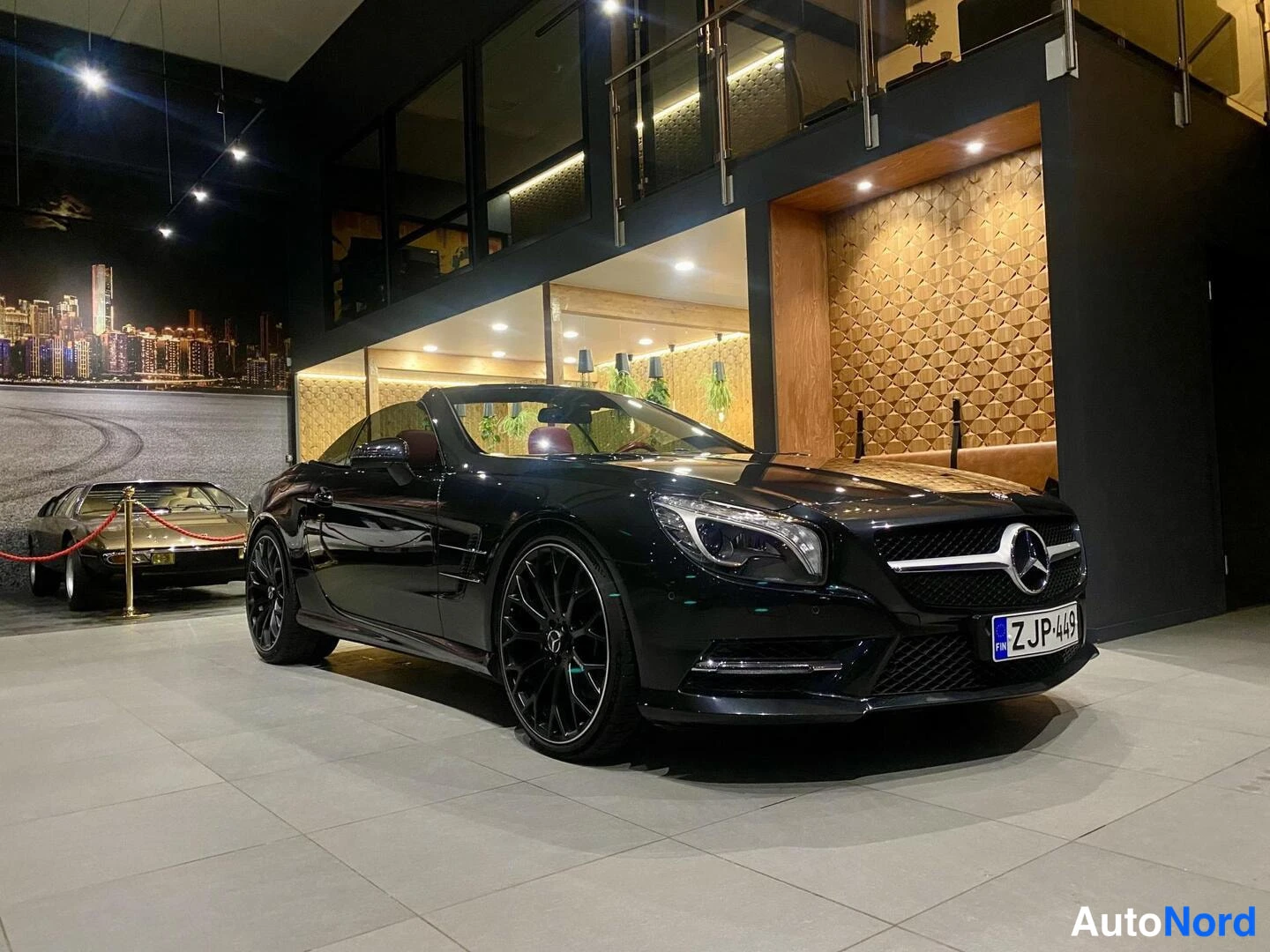 Harmaa Mercedes-Benz SL 500 2012, etuviisto, keula oikealle, kuva 6