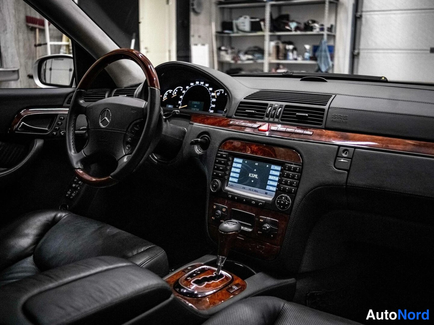 Hopea Mercedes-Benz S 600 2004, ohjaamo, kuva 9