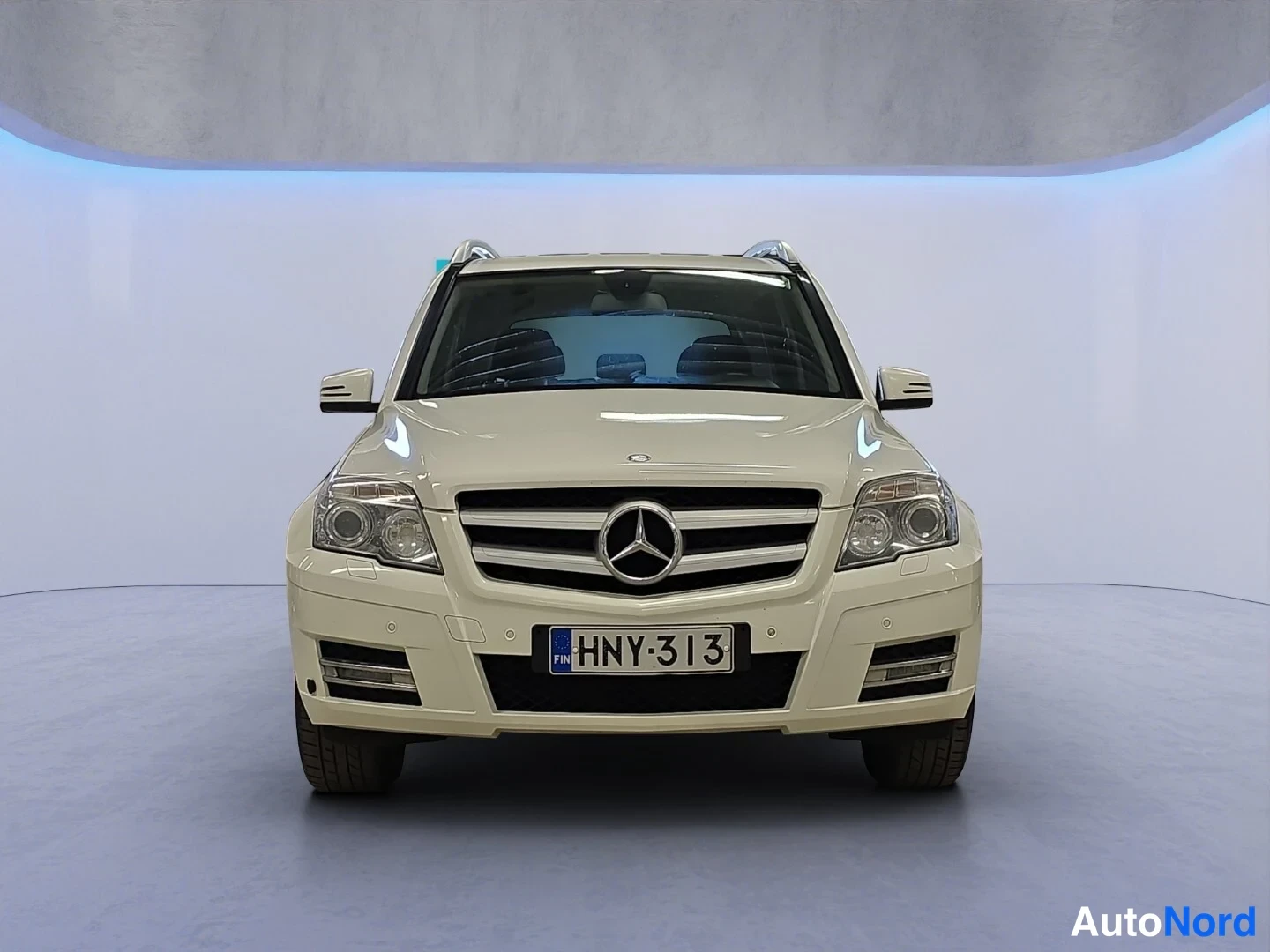 Valkoinen Mercedes-Benz GLK 2010, edestä, kuva 3