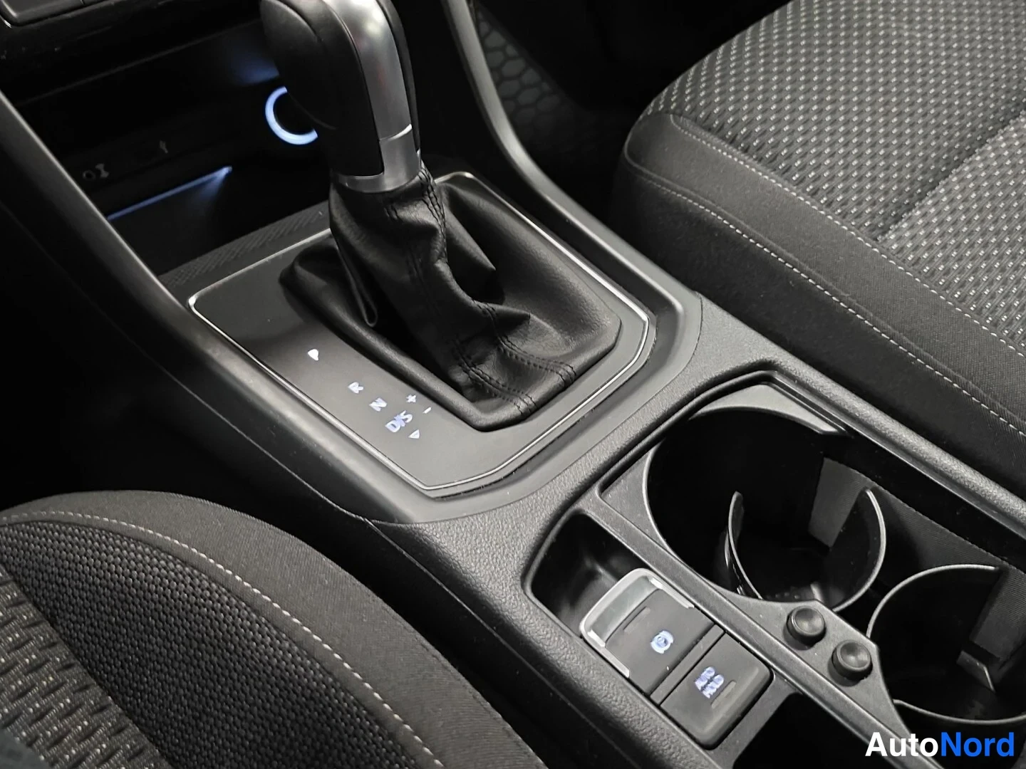 Hopea Volkswagen Touran 2017, yksityiskohta, kuva 18