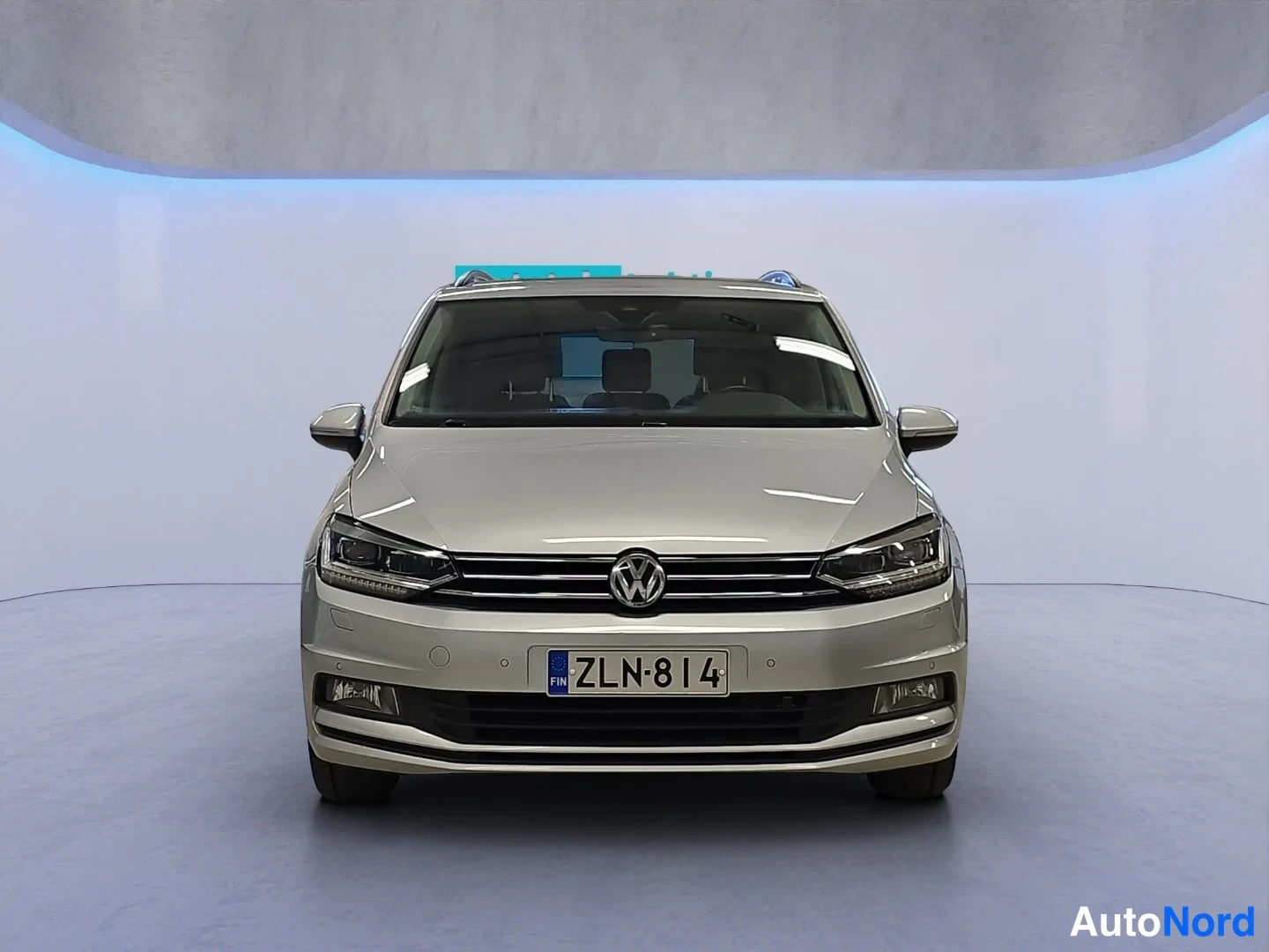 Hopea Volkswagen Touran 2017, edestä, kuva 4