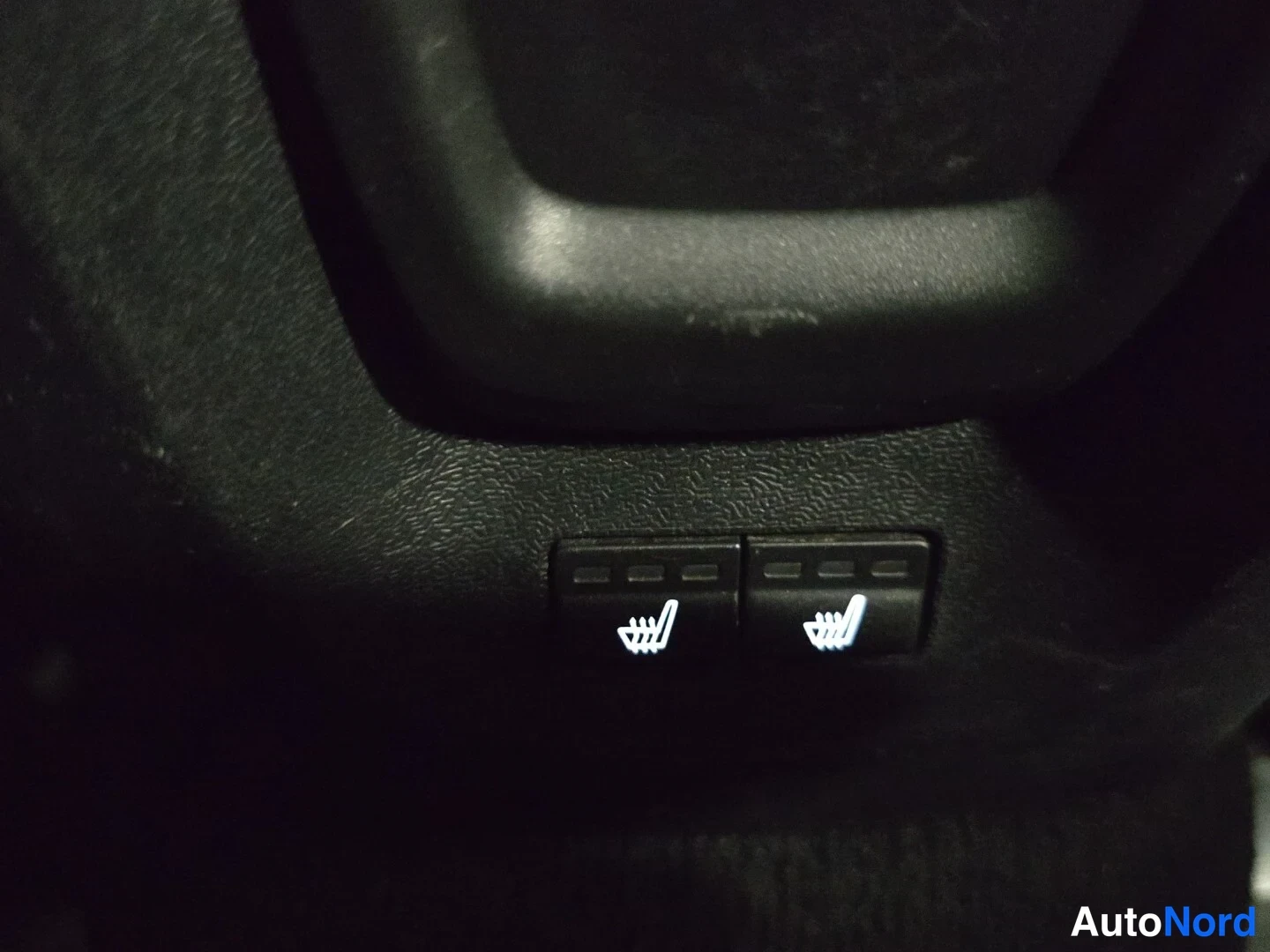Musta Volvo V40 Cross Country 2016, yksityiskohta, kuva 20