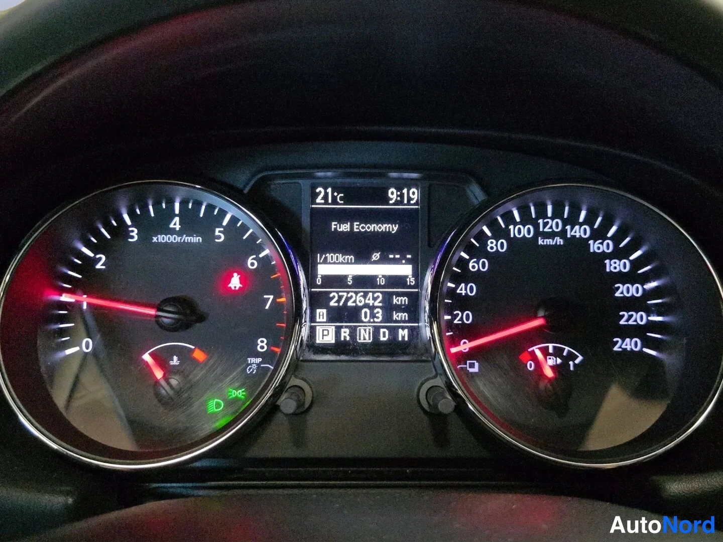Röd Nissan Qashqai 2012, detalj, bild 15