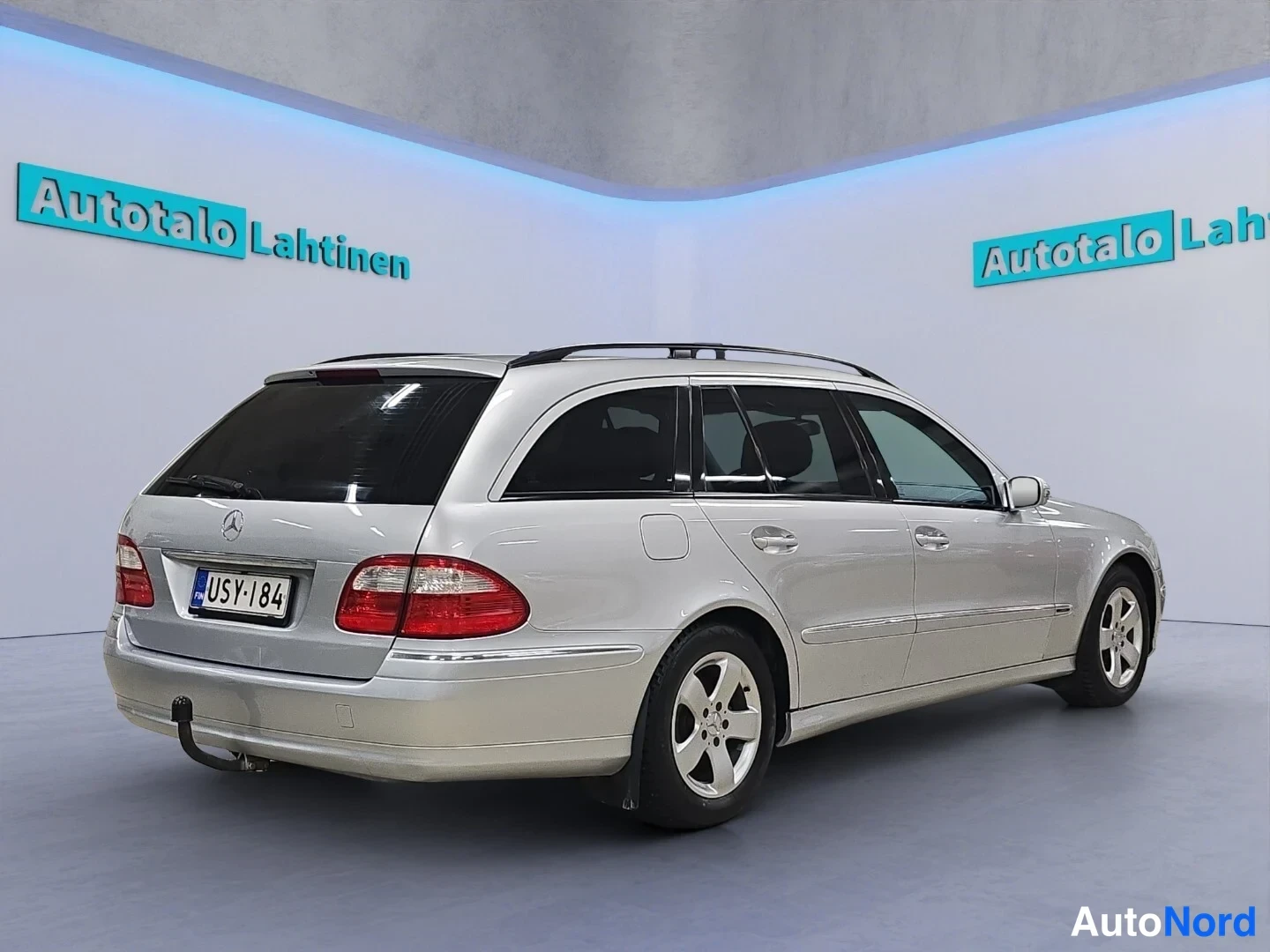 Harmaa Mercedes-Benz E 2006, takaviisto, kuva 7