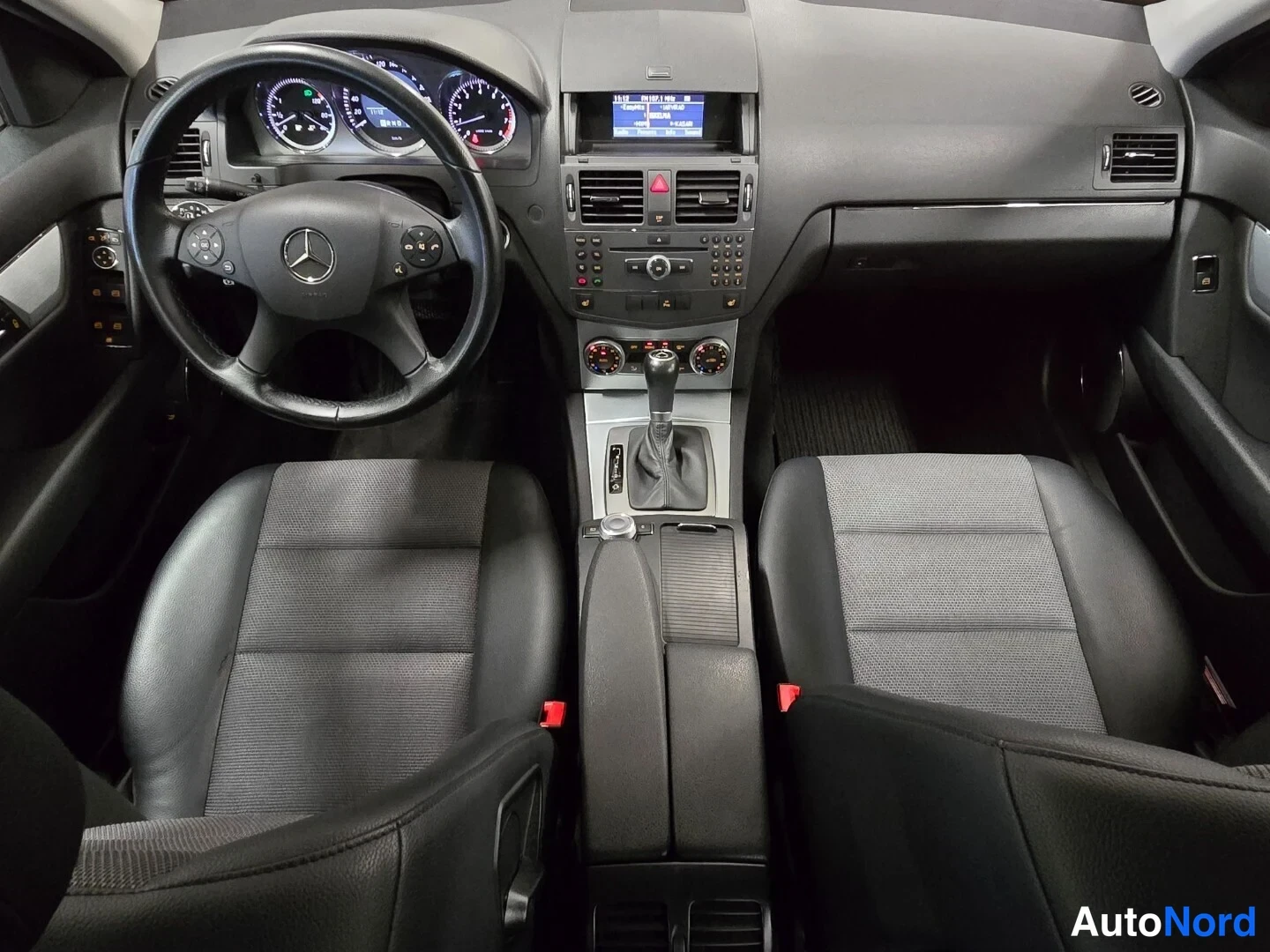 Grey Mercedes-Benz C 2009, cockpit, photo 10