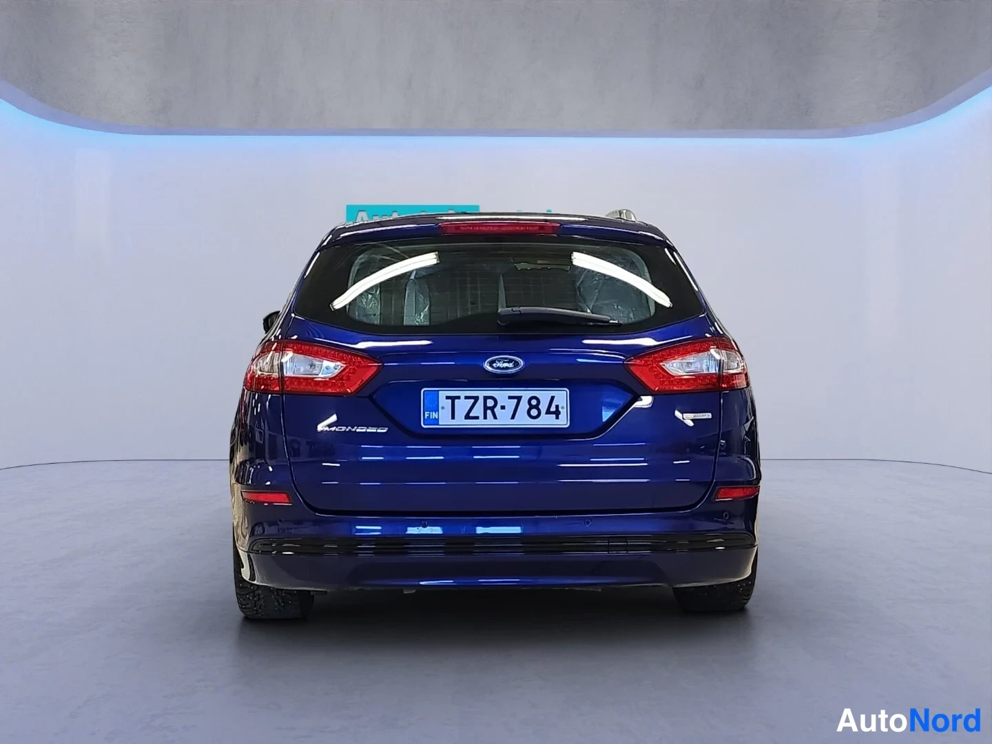 Sininen Ford Mondeo 2015, takaa, kuva 8