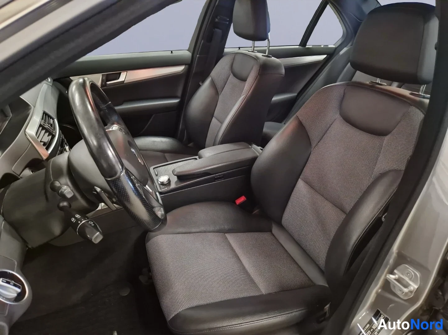 Harmaa Mercedes-Benz C 2012, etuistuimet, kuva 11