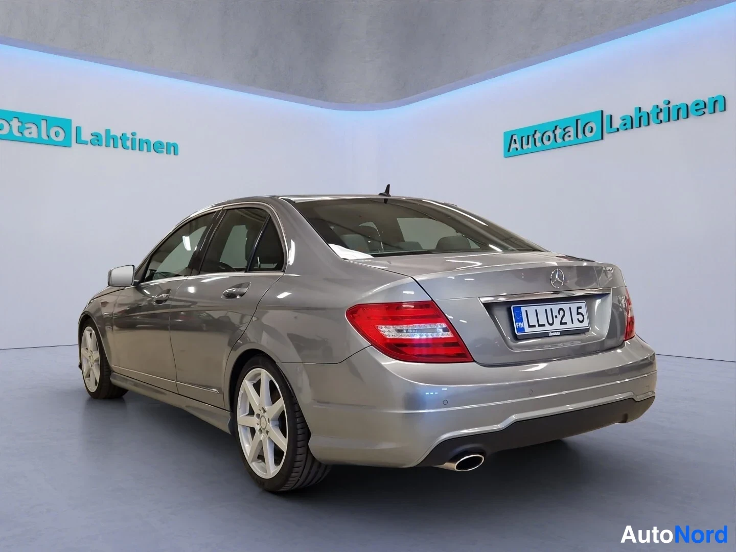 Harmaa Mercedes-Benz C 2012, takaviisto, kuva 6