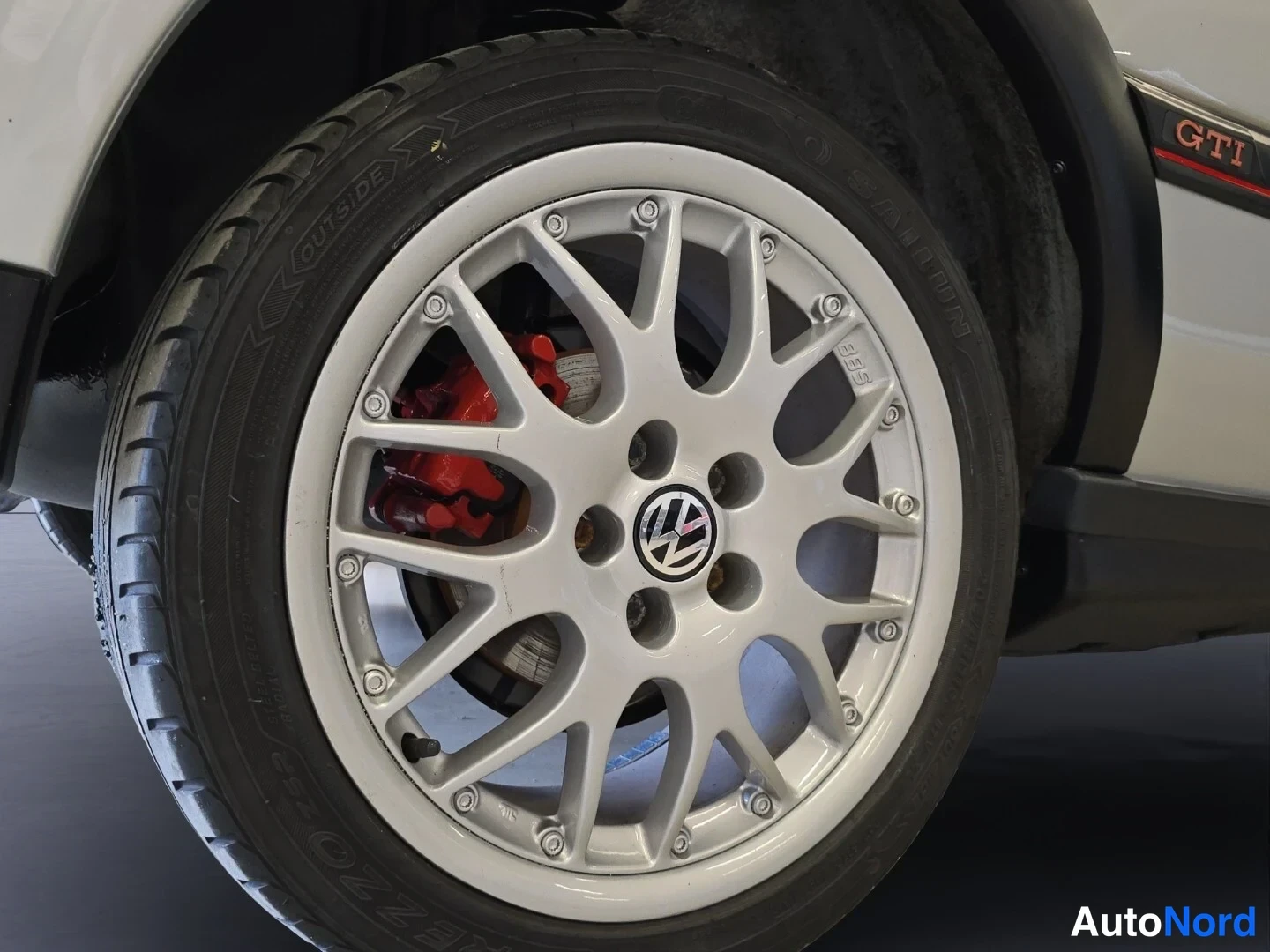 Grå Volkswagen Golf 1996, detalj, bild 20