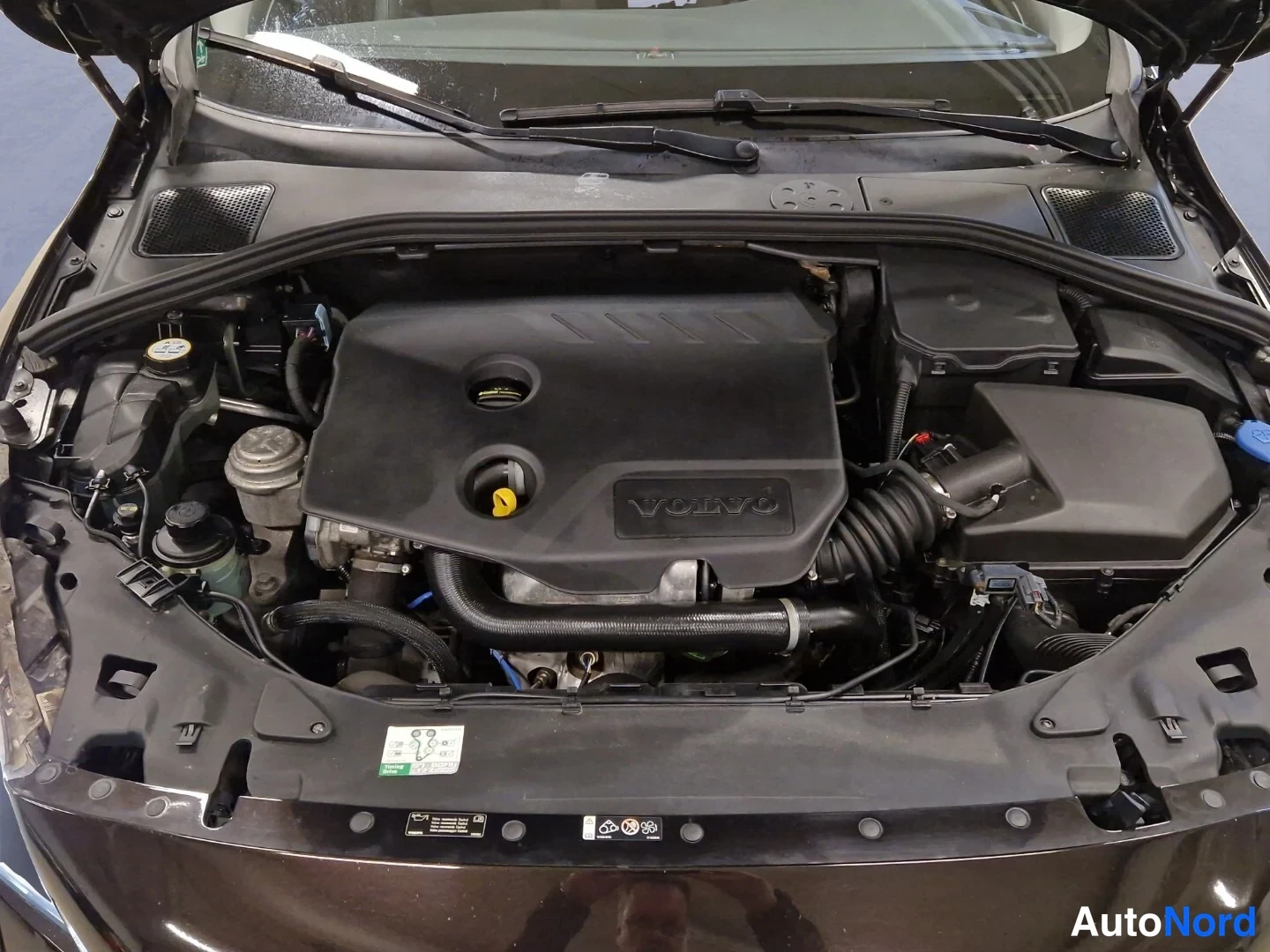 Svart Volvo V60 2014, motorrum, bild 13