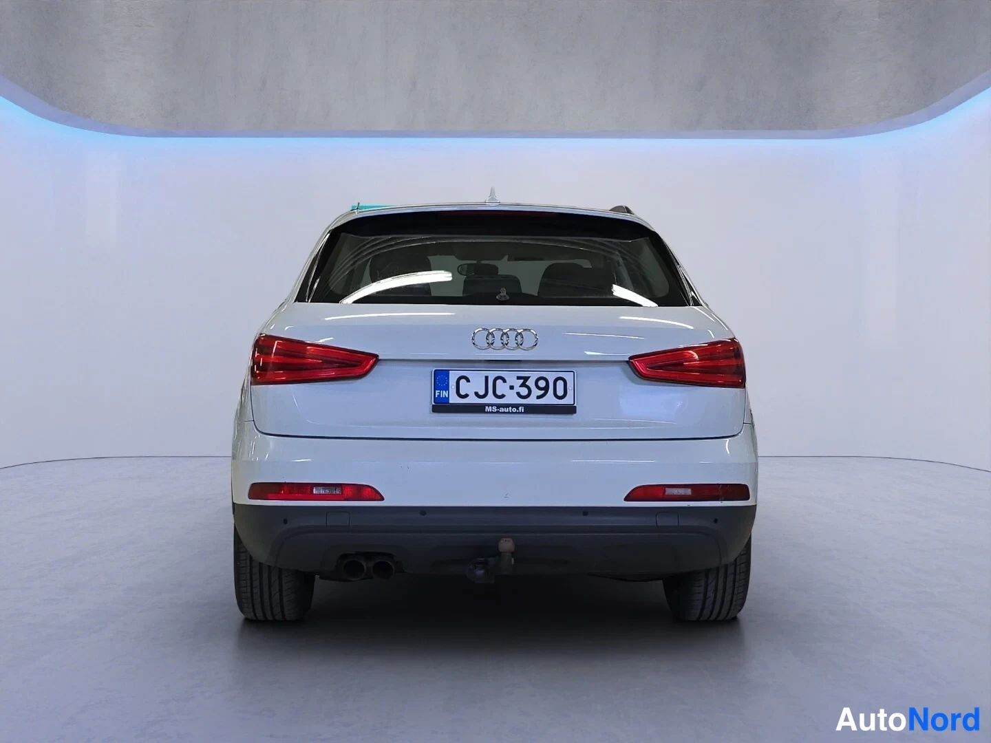 Valkoinen Audi Q3 2014, takaa, kuva 8