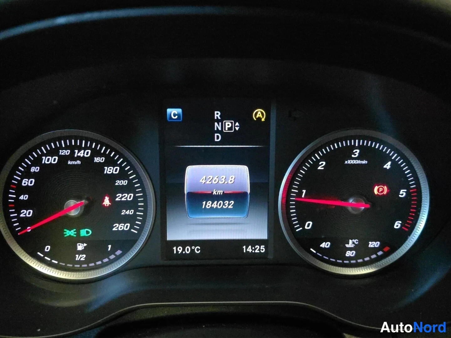 Svart Mercedes-Benz C 2015, detalj, bild 19