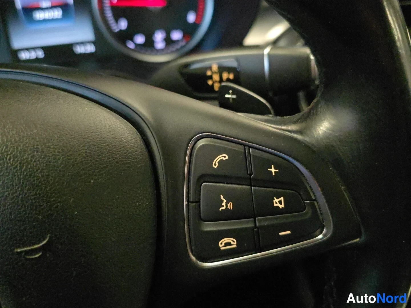 Svart Mercedes-Benz C 2015, detalj, bild 17