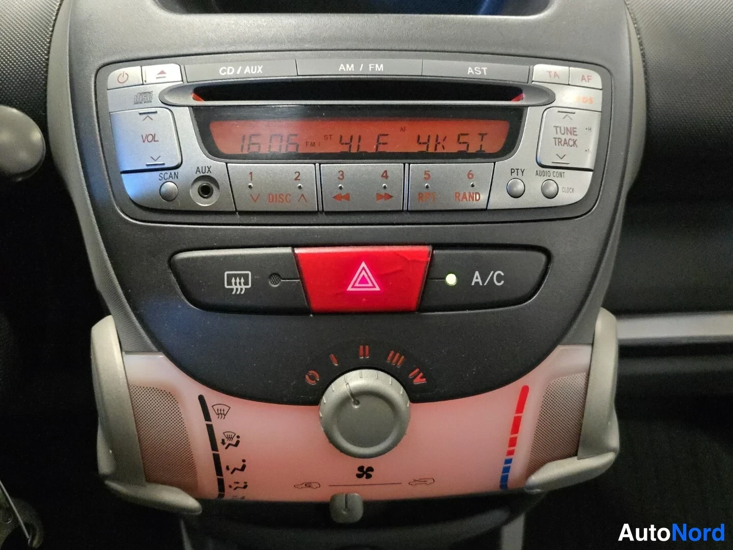 Grå Toyota Aygo 2006, detalj, bild 15