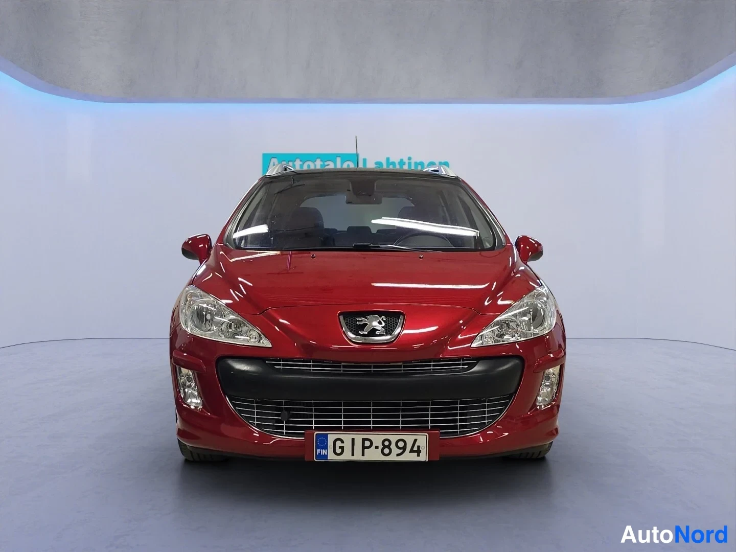 Punainen Peugeot 308 2008, edestä, kuva 3